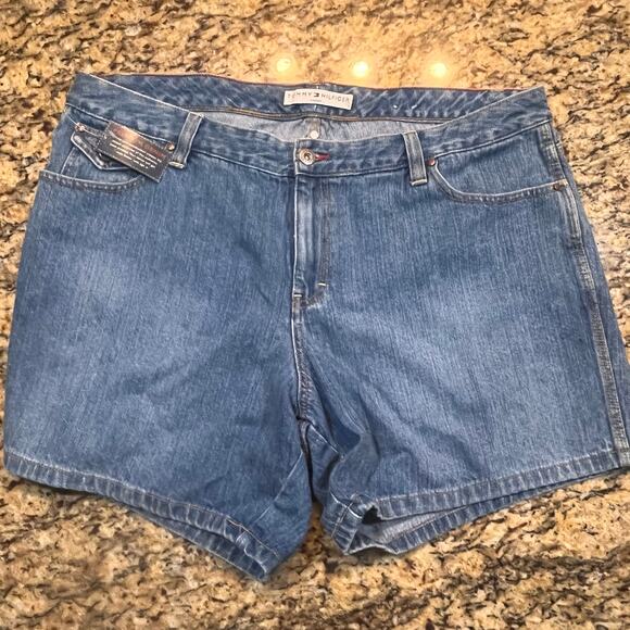 Tommy Hilfiger Women’s Plus Size 18 High Waisted Boyfriend Blue Jean Short Retro - Picture 2 of 8